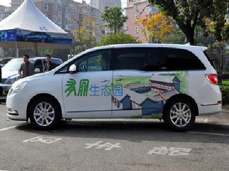 云霄户外车贴喷绘如何保持效果?